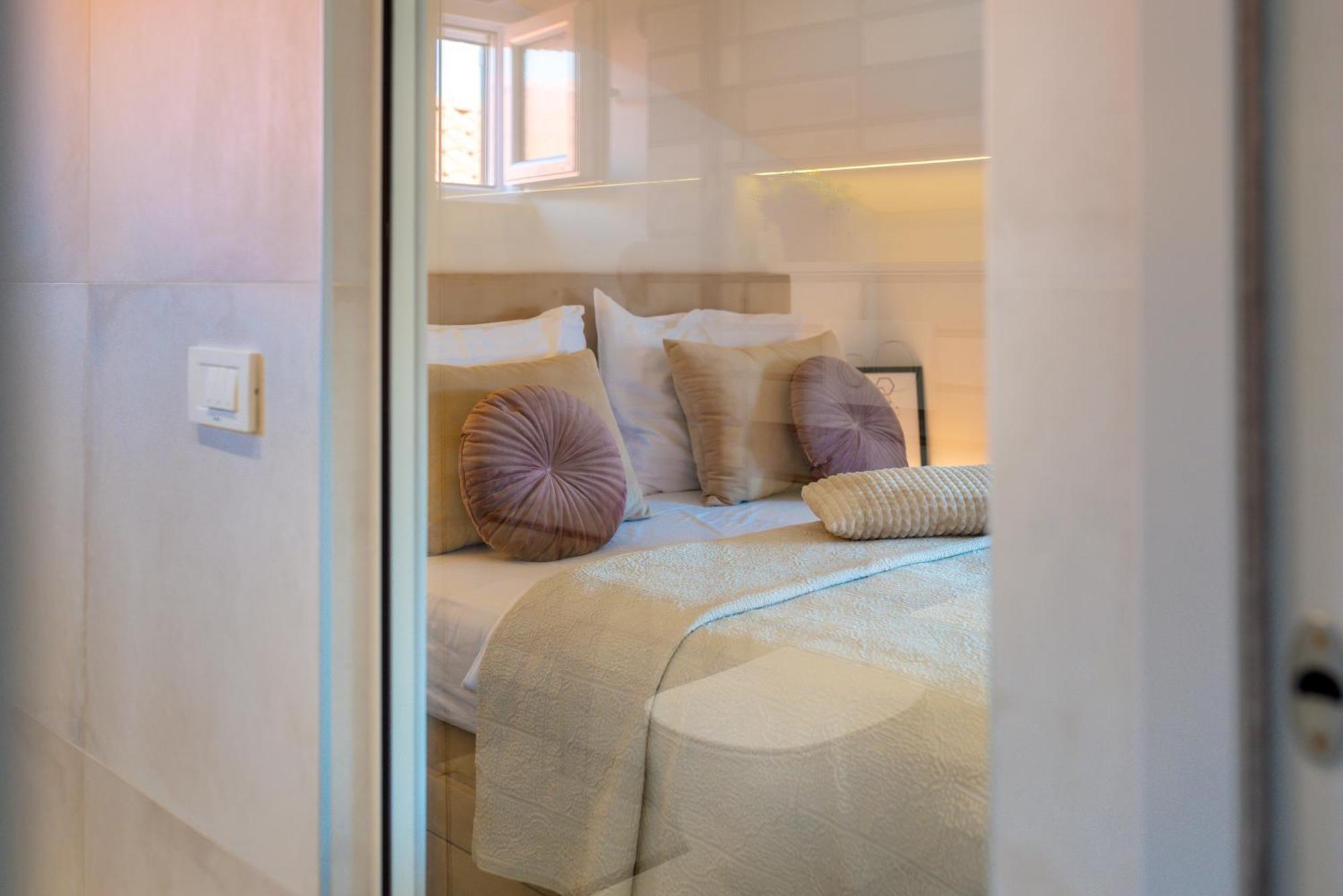 Danica Luxury Seaside Apartment Šibenik Kültér fotó